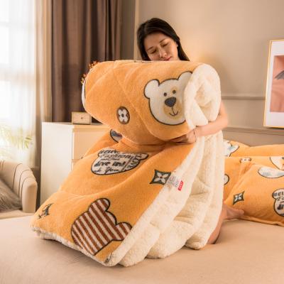 China Anti-Pulling Teddy Velvet Flannel Baby Comforter Bear Brand Name Sets Crochet Comforter for sale