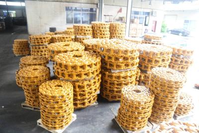 Cina OEM Komatsu Scavatore Track Link PC200 PC220 10 mm in vendita