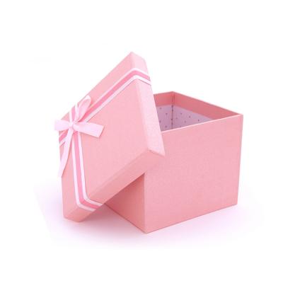 China Recycled Materials Factory Custom Printed Modern Square Paper Ribbon Macaron Gift Card Holder Packaging Box for sale