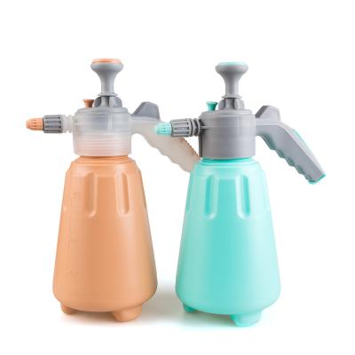 China Hot Sale 1500ML Water Pump Air Pressure Plant Trigger Sprayer Plastic Watering Pot Durable for sale