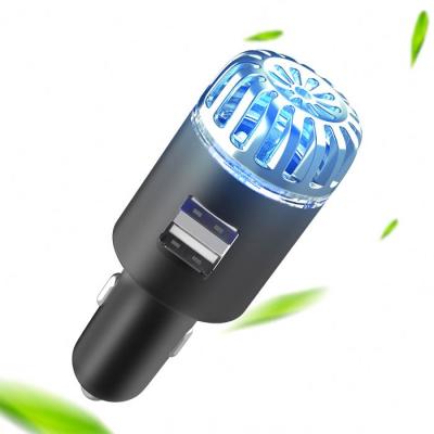 China Great Gift of Easy UV Sterilization Carry Travel Type Small Portable Personal Car Air Purifier for Clean Air for sale