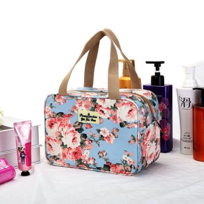 China Light Flower Printed Zipper Cosmetic Bag Cosmetic Pouch Make Up Bag for sale