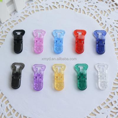 China Wholesale 10 Mm Plastic Clips Transparent Colored Eco-friendly Plastic Pacifier Baby Pacifier Holder CIips for sale