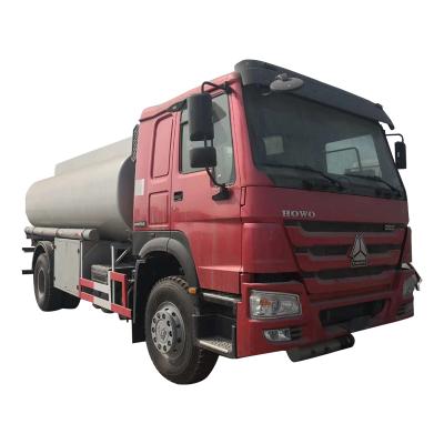 China Sinotruk 4*2 tanker truck transport hot sale gasoline and oil gasoline and diesel > 8L for sale