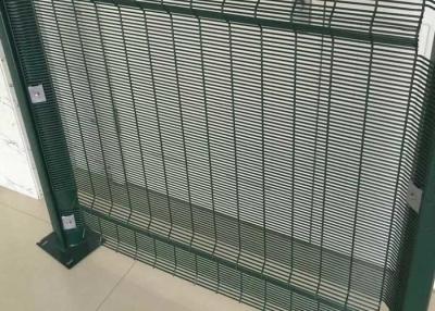 China Airport Powder Coating Green Color 4.5mm Anti Climb Wire Mesh Fencing for sale