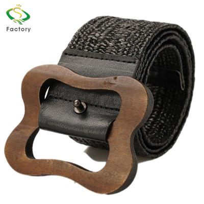 China Fashion Lady Elastic Straw Weave Braided Rusti Women's European Rustic Belt With Wooden Buckle for sale