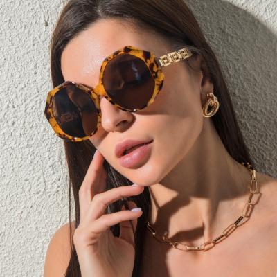 China Fashion Polygon Sun Sunglasses 2021 New Shade Lenses Metal Frame Retro Trend Ladies Sunglasses for sale