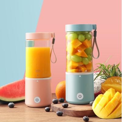 China Hot Sale Mini Portable Blender Makers Ice Crushing Machine 6 Blades Small Personal Battery Operated Fruit Juicer for sale