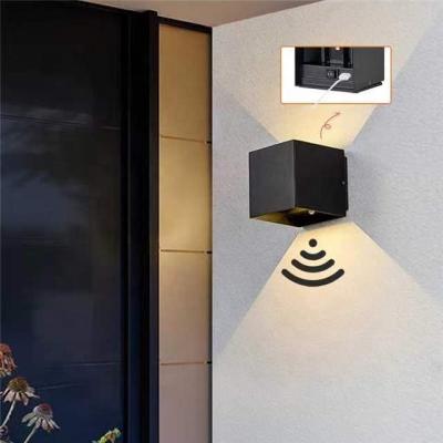 China Modern No Connection Aluminum Charging Suction Magnetic Induction Wall Lamp for sale