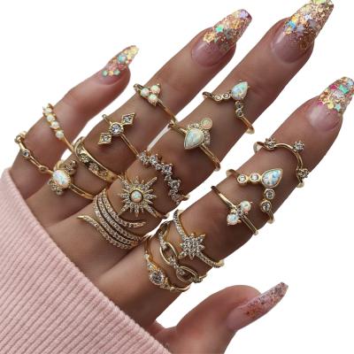 China FASHIONABLE JEWELRY GOGO Vintage 17 Pieces Snake Ring Set Crystal Moon Star Finger Rings For Women Jewelry for sale