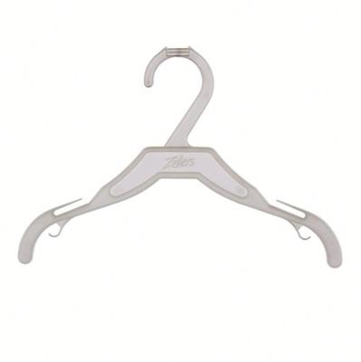 China Factory Baby Cloth Hanger Plastic Plastic Non Slip Hanger Traditional With Hook for sale