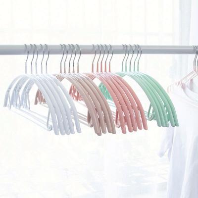 China Modern Hot Sale Huasheng PVC Coated Metal Hanger For Garment for sale