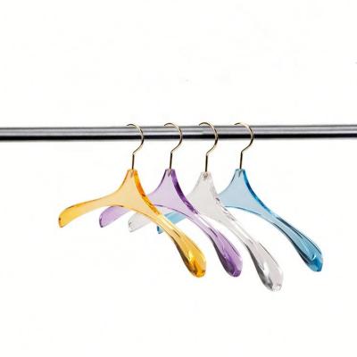 China Hot Sale Minimalist Transparent Suit Green Coat Hanger Acrylic Hanger for sale