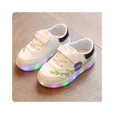 China Waterproof Night Running Child Necessary Light Flashing Shoes With Led Lights for sale