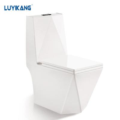 China Double-flush L5212 Wc Floor Standing Toilet Washdown Toilet Design Saudi Ceramic One Piece Elegant Ceramic Sanitary Ware Toilet for sale