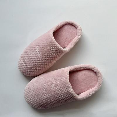 China Fashion Trend Autumn Stain Toe Slippers Pink Couples All Size Hot GV United Oval Quilted Shoes Slippers for sale