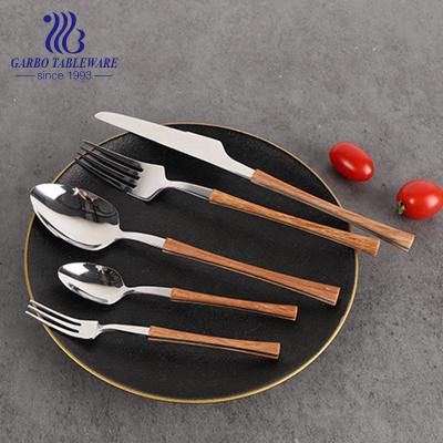 China Sustainable Stainless Steel Cutlery 24pcs Set With Plastic Handle for sale