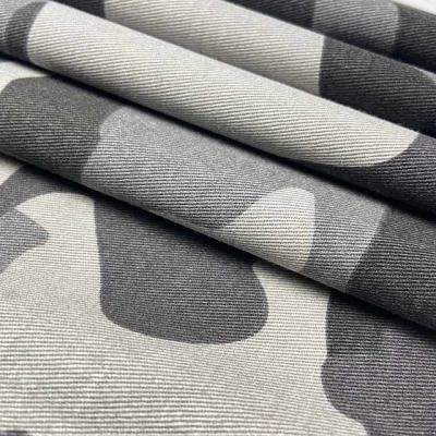 Cina Wholesale Waterproof CVC60/40 20S*16S 235gsm Customized Woven Print Twill Fabric For Uniform in vendita