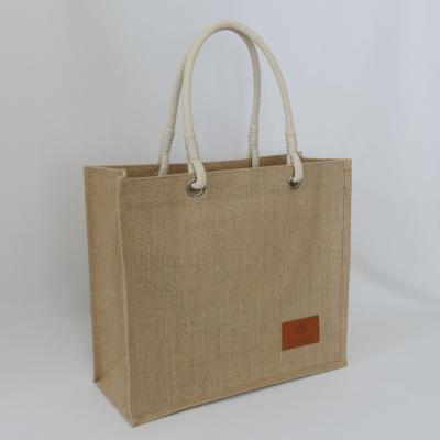 China High quality natural eco-friendly jute foldable shopping bag reusable standard size for sale