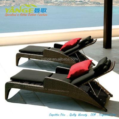 China Indoor and Outdoor Furniture Rattan Outdoor Pool Furniture Sun Lounger for sale