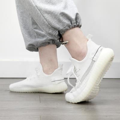 China Custom Made Hot Selling Style Sneaker Calzado Shoes Lightweight Women's Yeezy Slip-On Sports Men's Casual Running Shoes for sale