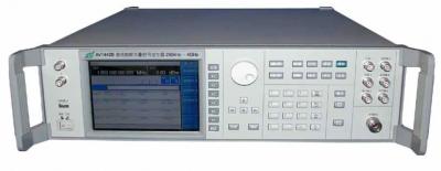 China RF Signal Generators Power Output Of + 7dBm ~ - 135dBm Update with USB Disk for sale