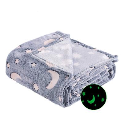 China Anti-Pull 100%Polyester Fuzzy Throw Blanket Super Soft Flannel Fleece Blanket Cozy Glow in Dark Blanket with Star Moon for sale