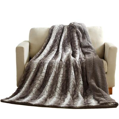 China New Style 100% Polyester Disposable Flannel Fleece Knitted Warm Organic Winter Faux Fur Animal Throw Blanket for sale