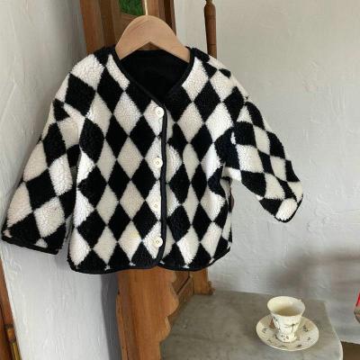 China Breathable Winter Girls Jacket Kids Thick Coats Black And White Plaid Berber Fleece Faux Fur Kids Outwear Coat Warm Baby Outfits for sale