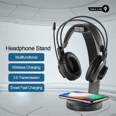 China Multifunctional USB RGB Headset Support Wireless Charging Fast Charging Earphone with 2 USB 2.0 Output Ports Account Headsets for sale