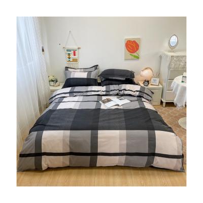 China Plaid Anti-static Hot Selling Pattern New Four Piece Fashion Microfiber Polyester Fabric Bedding for sale