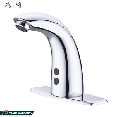 China Sense Faucets Touchless Sink Taps Stainless Steel Body Battery Power Brass Infrared Automatic Bathroom Sink Faucets for sale