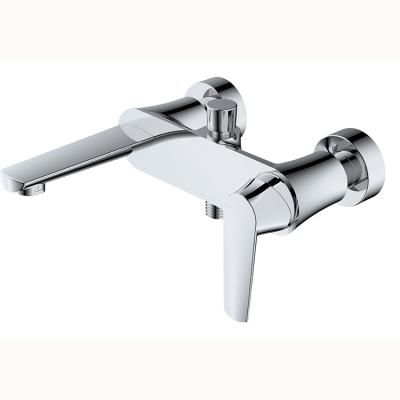 China Without Slide Bar Factory Price Pass Through Valve Core Contemporary Ceramic Bathroom Bath Faucet Chrome Plated Brass Mixer Taps for sale