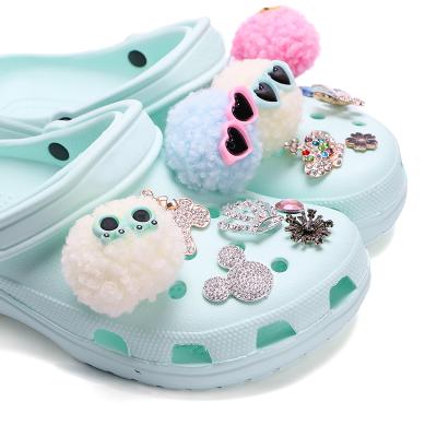 China Eco-froendly Furry Ball Fly Knitted Top Accessories Popular Designer Shoe Charm for sale