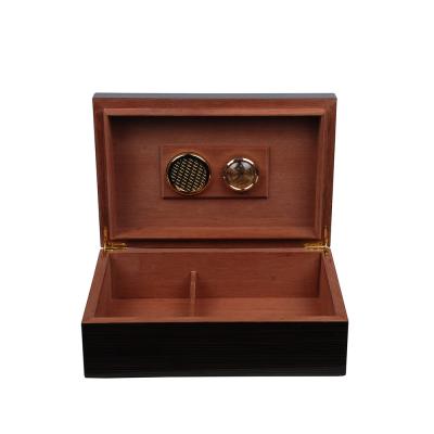 China Handmade Factory Wholesale Custom Wooden Cigar Humidor Box for sale