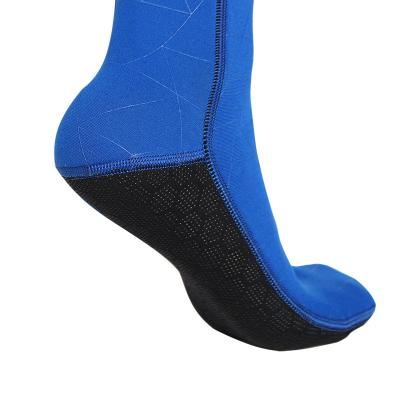 China Newest Wholesale Anti-slip Indoor Sports Shoes Neoprene Embossed Non-slip Diving Shoes Diving Socks for sale