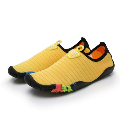 China Low MOQ Hot Sale Anti-skid Outdoor Water Shoes Aqua Yoga Socks Quick Dry Slip-on Water Surfing Shoes Man Woman Barefoot for sale