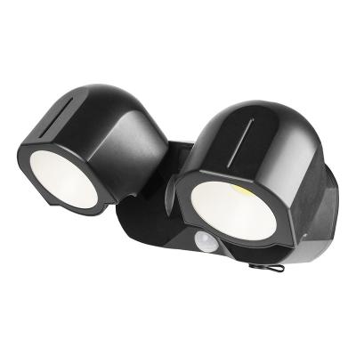 China Multifunctional LED Outdoor/Indoor Battery Operated Version Led Flood Light With PIR Motion Sensor Wall Light 151.6*109.5*72.6 for sale