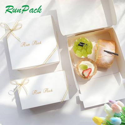 China Mini disposable plastic cake box with clear lid for sale