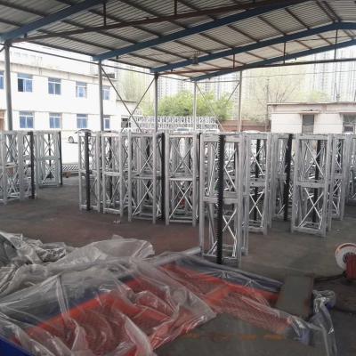 China Ce Aangepaste Kleur 450 Mast Industriële Lift met Motormacht 2x15kw, het Opheffende Apparaat van 400kg Te koop