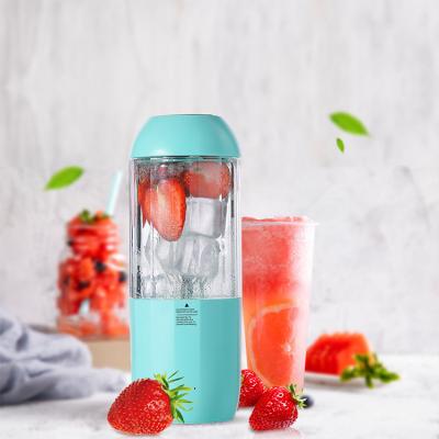 China Hot Pink Personal Protable Easy Handling Usb Juicer Blender Rechargeable Cup for sale