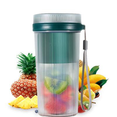 China 300ml Portable Rechargeable Juicer Portable USB Juicer Small Outdoor Filling Electric Juice Cup for sale