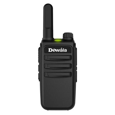 China PVC+ABS high quality communication D26 5km radio UHF 400mhz-470mhz long range two way walkie talkie for sale