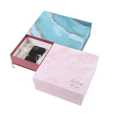 China 2021 Hot Selling Materials 2021 Clamshell Hard Paper Gift Box Recycled Magnetic Paper Box With Bowknot for sale