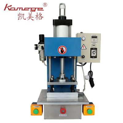 China Garment Shops Kamege XD-135 Pneumatic Leather Hot Foil Logo Stamping Machine for sale