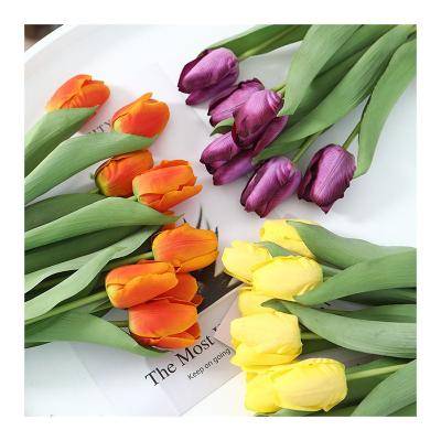 China 2022 Hot Sales Silicone Real Silk Fabric Artificial Tulips For Home Decor And Photo Props for sale