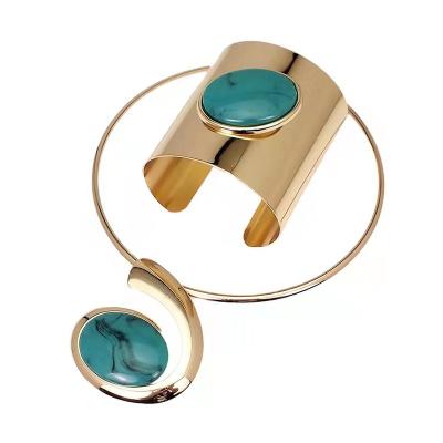 China Eco-Friendly Fashion Exaggerated Jewelry Set Wide Open Cuff Bracelet Necklace Set Metal Gold Plated Cuff Bracelet Necklace With Resin Stones for sale