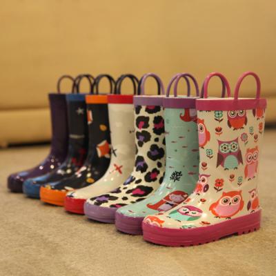 China Fashion Trend Children's Cute Rubber Rain Boots With Handle for sale