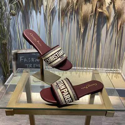 China 2021 Fashion Trend Sandals New Arrival Summer Ladies Ladies Beach Crystal Slides Fashion Design Jelly Casual Anti-skid Breathable Sandals for sale