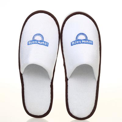 China Wholesale Custom SPA Travel Disposable White Coral Fleece Slippers Hotel Guests Logo Embroidered Cheap Travel House Home Hotel Spa for sale